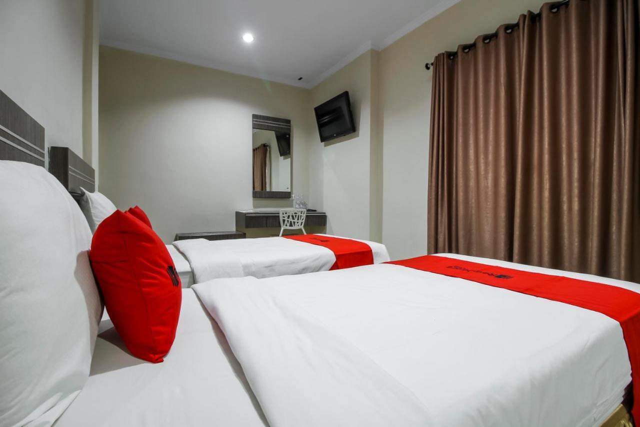 Reddoorz Plus Syariah @ Jalan Sriwijaya Медан Екстериор снимка