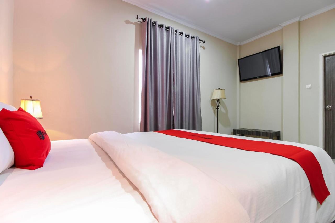 Reddoorz Plus Syariah @ Jalan Sriwijaya Медан Екстериор снимка