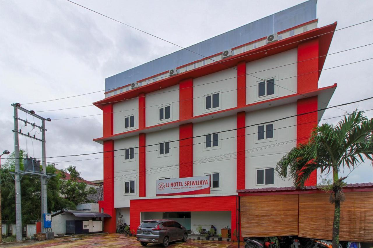 Reddoorz Plus Syariah @ Jalan Sriwijaya Медан Екстериор снимка