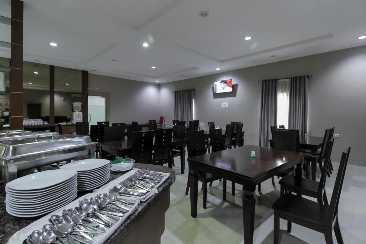 Reddoorz Plus Syariah @ Jalan Sriwijaya Медан Екстериор снимка