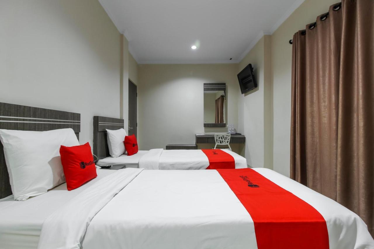 Reddoorz Plus Syariah @ Jalan Sriwijaya Медан Екстериор снимка