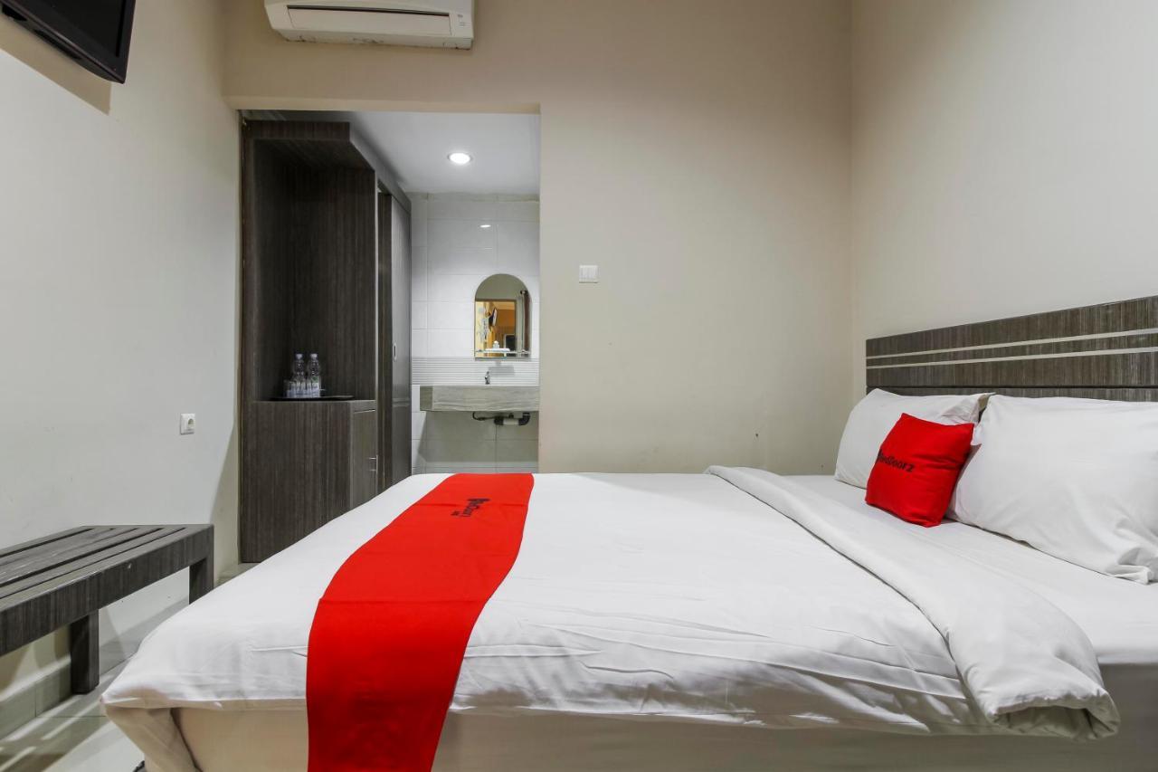 Reddoorz Plus Syariah @ Jalan Sriwijaya Медан Екстериор снимка