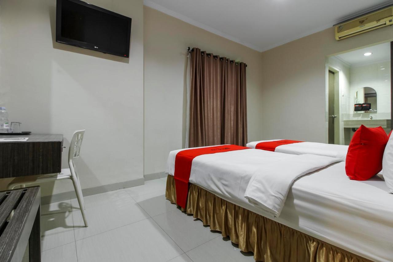 Reddoorz Plus Syariah @ Jalan Sriwijaya Медан Екстериор снимка