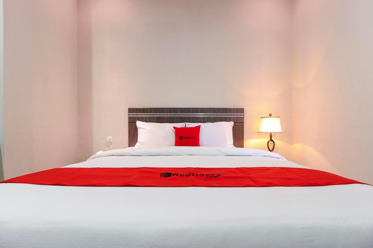 Reddoorz Plus Syariah @ Jalan Sriwijaya Медан Екстериор снимка