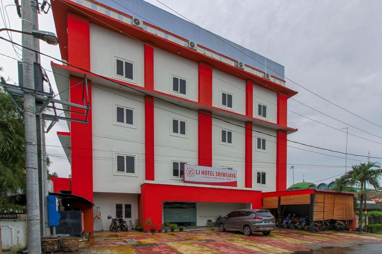 Reddoorz Plus Syariah @ Jalan Sriwijaya Медан Екстериор снимка