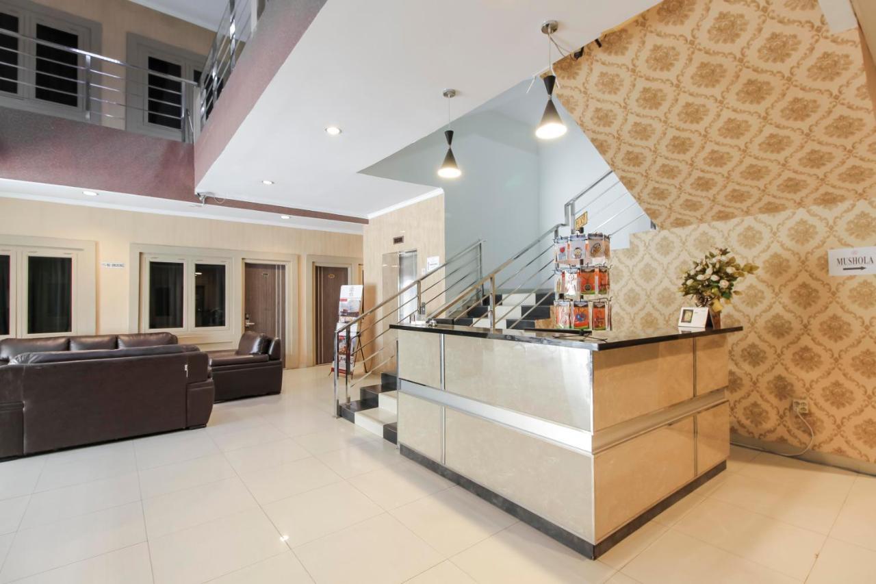 Reddoorz Plus Syariah @ Jalan Sriwijaya Медан Екстериор снимка