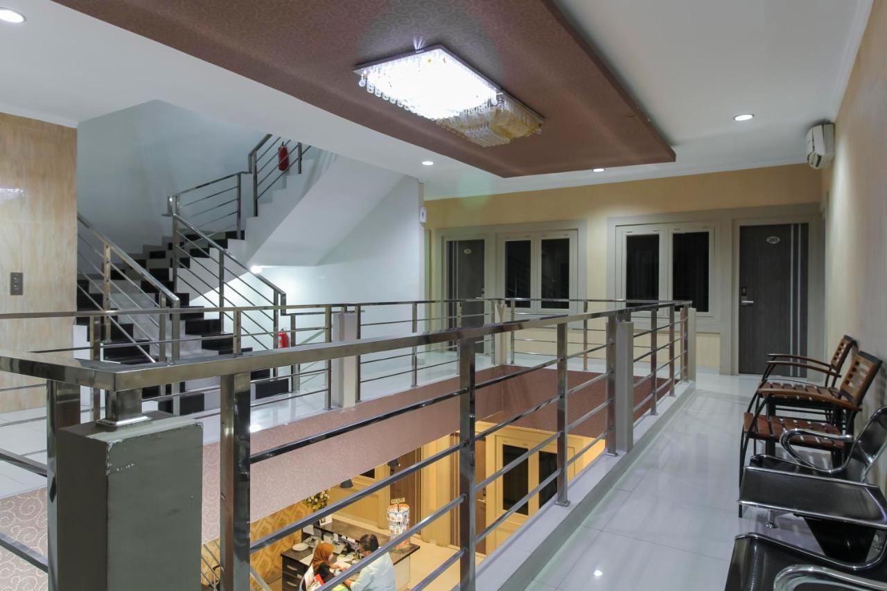 Reddoorz Plus Syariah @ Jalan Sriwijaya Медан Екстериор снимка