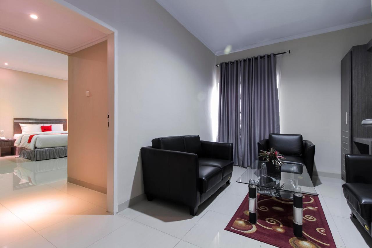 Reddoorz Plus Syariah @ Jalan Sriwijaya Медан Екстериор снимка