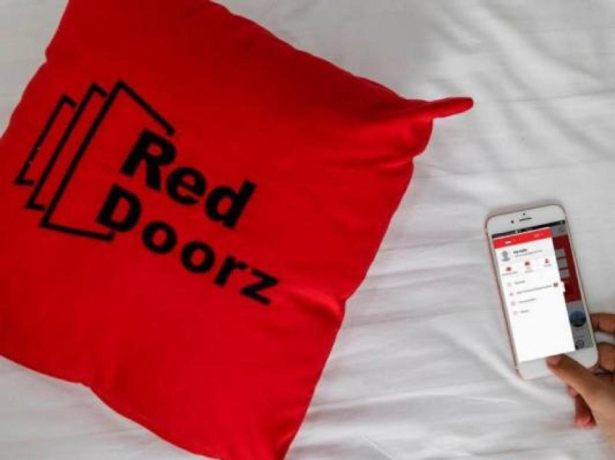 Reddoorz Plus Syariah @ Jalan Sriwijaya Медан Екстериор снимка